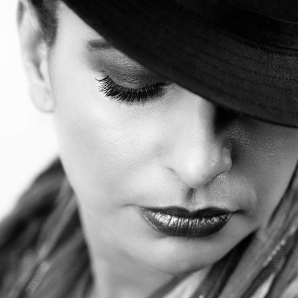 Meet your Posher, Angie - Picture 3 of 3